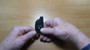 Автомобильный манометр измеритель  давления в шинах с ЖК-дисплеем в виде брелка. Обзор и тест.