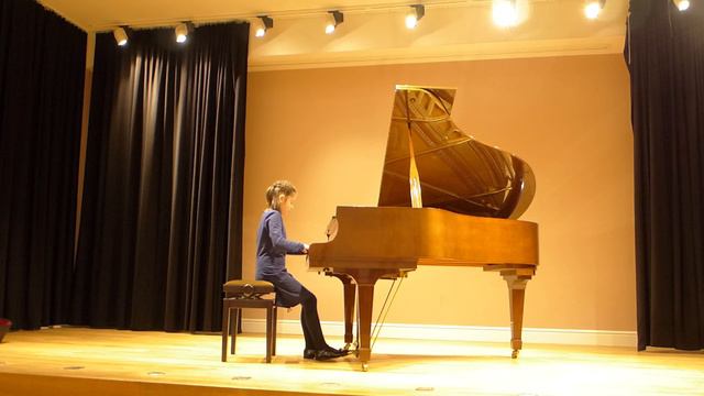 Zosia Kotiuk 8 years old, playing piano смотреть онлайн