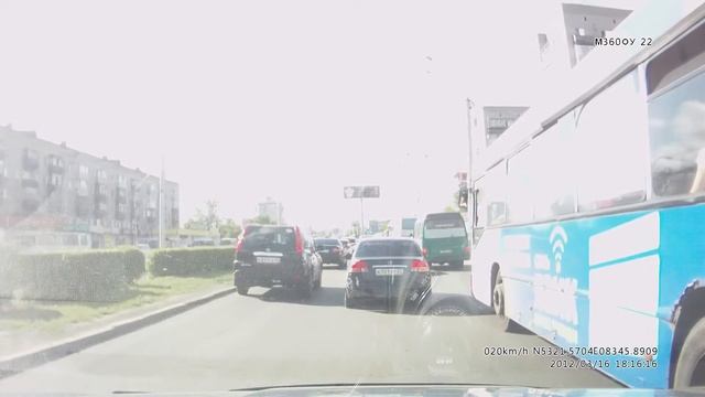 Девушка на DODGE RAM не вписалась в полосу смотреть онлайн