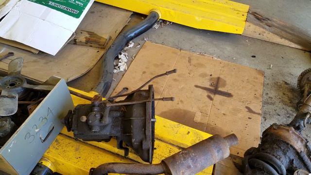 Getting the '58 Mercedes-Benz 220s Ponton motor stripped down смотреть онлайн