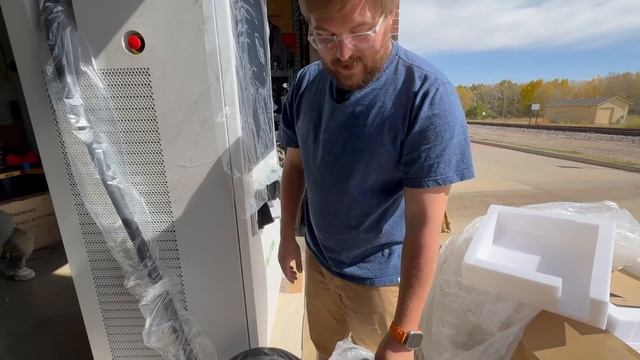 Unboxing My Own DC Fast Charger! Starting The High Power EV Charging Series смотреть онлайн