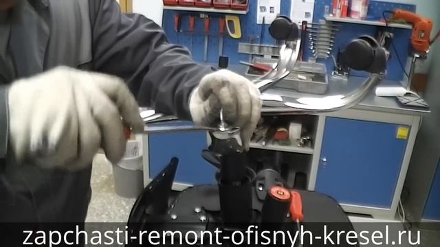 Ремонт офисного кресла. Замена колесиков (роликов) офисного кресла смотреть онлайн