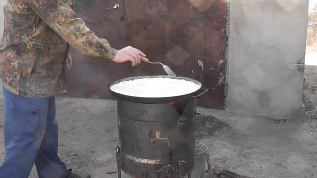 КАК ОБЖЕЧЬ СКОВОРОДУ ИЗ ДИСКА БОРОНЫ! Повторный обжиг! смотреть онлайн