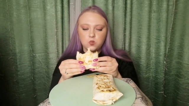 Мукбанг/Mukbang. Шаурма/Shawarma. смотреть онлайн