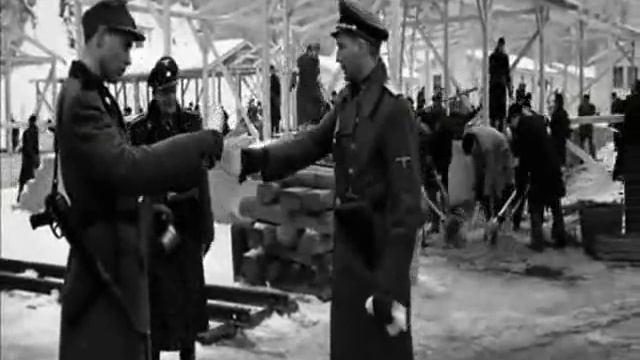 Schindler's List - Forced Labor Camp Construction Scene смотреть онлайн