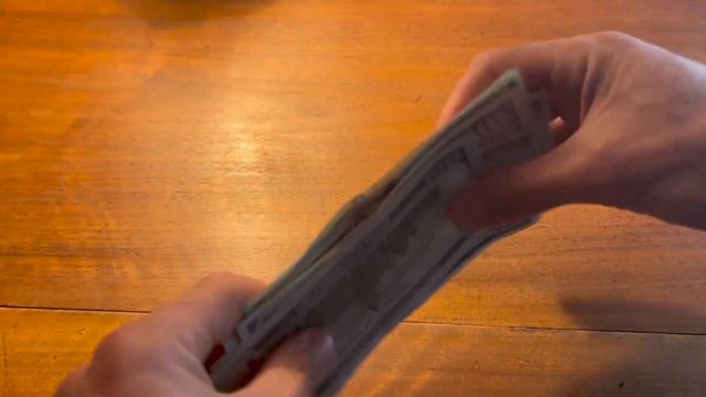 Звук денег, подсчет купюр вручную (доллары) / Money Counting sound смотреть онлайн