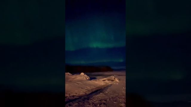 Мэджик - Северное сияние рядом с СПб, хорошо сияло и можно было наблюдать в окрестностях Питера смотреть онлайн