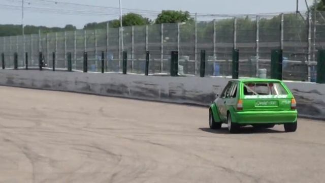 Posterholt Raceway 02-06-2012 Training Part 1v3 (10'01).mpg смотреть онлайн