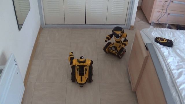 robot à chenilles qui se dis bay bay à bientôt смотреть онлайн