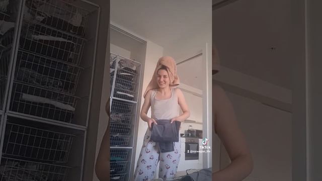 Что тяжёлей килограмм кирпичей или килограмм железо? смотреть онлайн