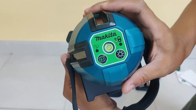 Makita Rechargeable Multi Line Laser 3 Lines Cross - Makita SK20GD смотреть онлайн