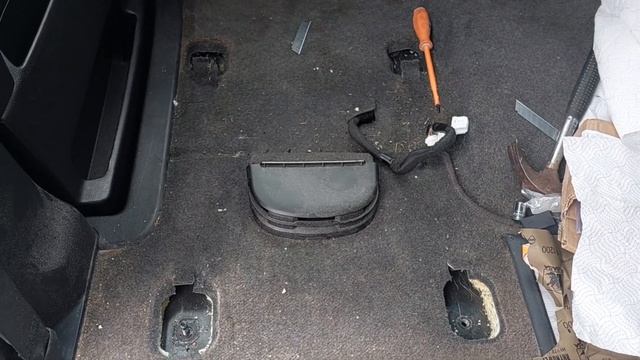 Nissan Elgrand e51 Black Camper Van Conversion 2 Progress Update 4 Swivvel Seat Installation смотреть онлайн