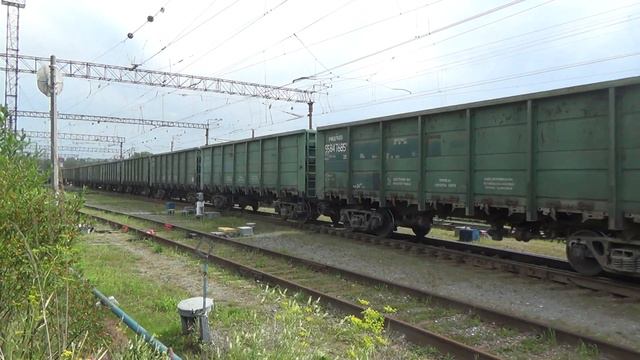 ВЛ11-550/551Б с грузовым поездом, ст.Алапаевск смотреть онлайн