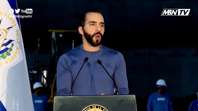 Presidente Nayib Bukele Brinda Conferencia de Prensa y Responde a Periodistas смотреть онлайн