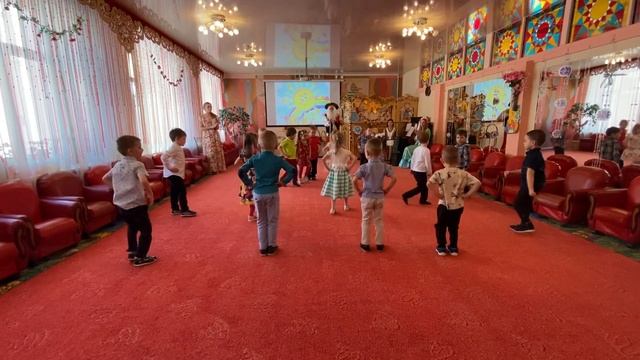Танец "Весенняя капель" ( Муз. С. Соснина, сл. И. Вахрушевой) Группа №5 "Звёздочки" смотреть онлайн