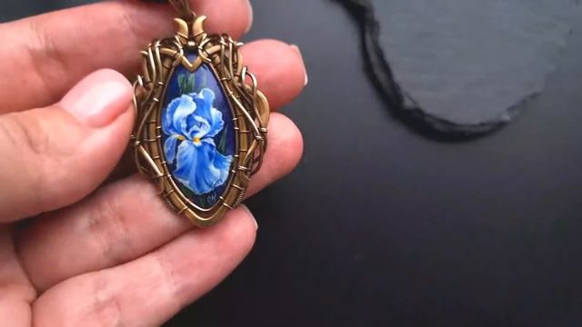 Дизайнерский кулон Ирис с ювелирной живописью смотреть онлайн
