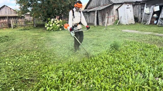 Штиль ФС 460 С-ЕМ косим траву | Stihl FS 460 C-EM cutting down small grass [пример работы по покосу смотреть онлайн