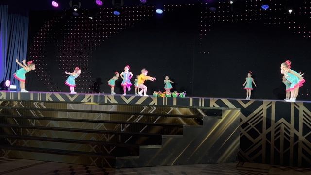 «По малину в сад пойдем» Творческий центр Ангелины Шкарупиной «Brosco» 01.04.2023 смотреть онлайн