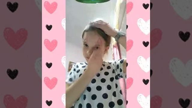 Рисую кошку на лице аквагримом