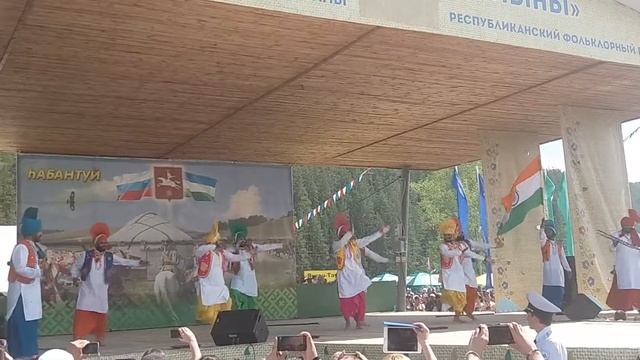 танцевальная группа из Индий. Сабантуй 11.06.2017 смотреть онлайн