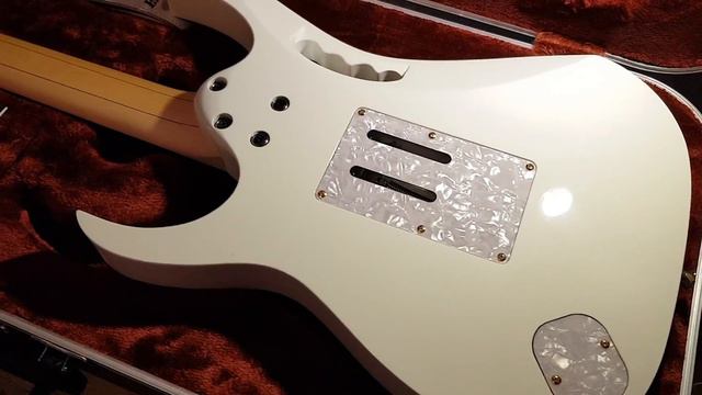 Ibanez JEM7V - WH смотреть онлайн