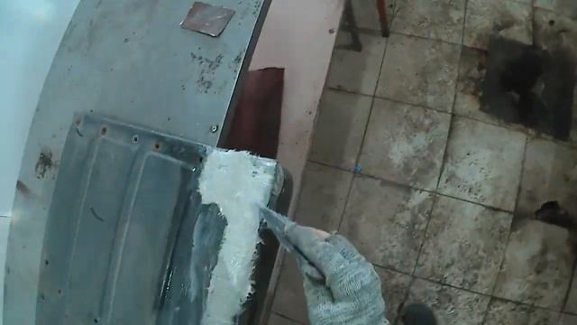 //Стекломат и шпатлёвка// для усиления пластика на грузовике// МАН//. смотреть онлайн