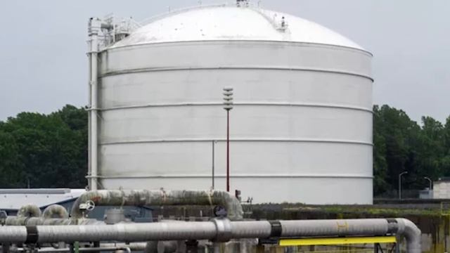 Цены на газ в Европе остановились у отметки 760 долларов за тысячу кубов смотреть онлайн