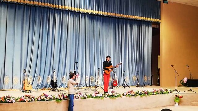 Бурю восторженных эмоций вызвали у публики гитаристы Актау (1) смотреть онлайн