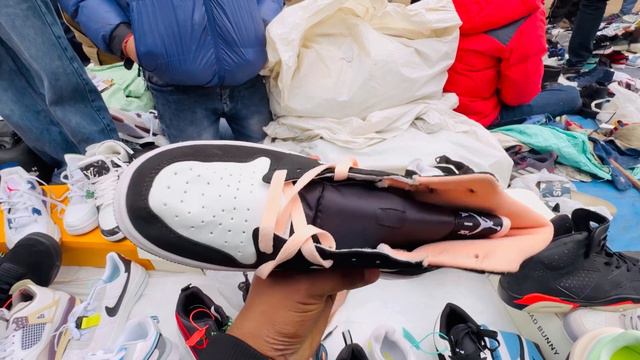 Chor Bazaar Dehli IPhone 15 Pro Max Apple Watch & AirPods Jama Masjid Market смотреть онлайн