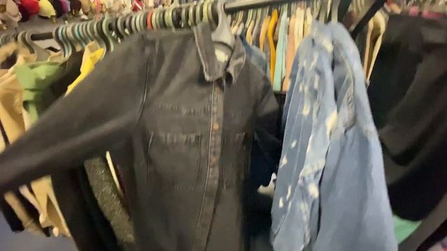 Рейд на секонд-хенд: вдягаюся на співбесіду з других рук!