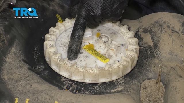 How To Replace Fuel Pump 2007-Present Toyota Tundra смотреть онлайн