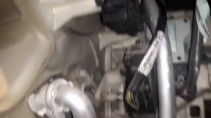 Откуда вода на коврике пассажира?