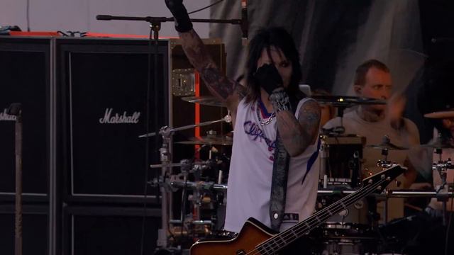 Black Veil Brides - Legacy (Live 2015 Vans Warped Tour) смотреть онлайн