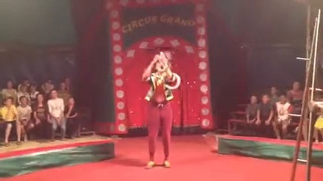 Клоун Нурик "88": номер с кольцами смотреть онлайн