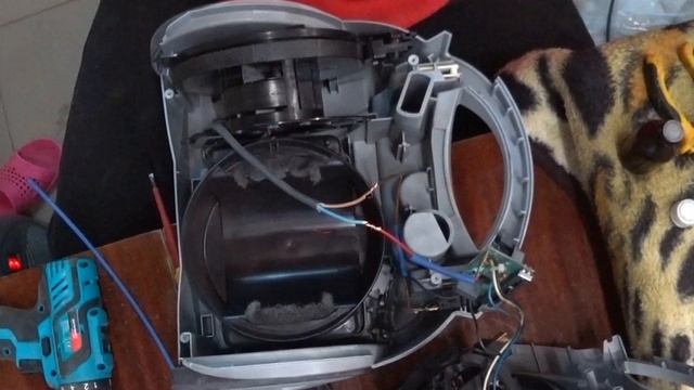 Пылесос не включается, ремонт катушки. смотреть онлайн