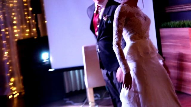 Крутой свадебный танец из разных танцевальных стилей в Новосибирске.Школа свадебного танца TWIST