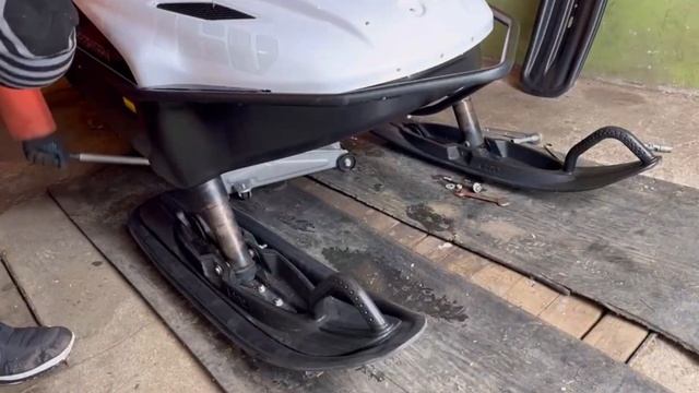 Установка расширителей лыж.