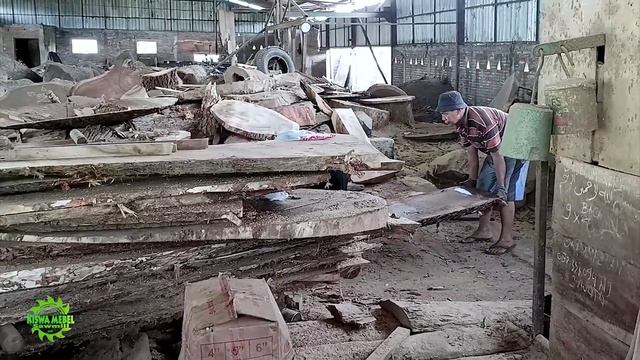 Sultan america pecahkan rekor !! Kayu trembesi peninggalan belanda di gergaji bahan papan I Sawmill смотреть онлайн