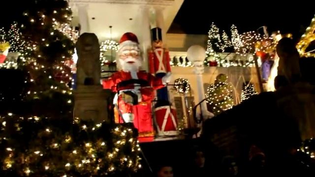 Рождество приходит в итальянский район Бруклина Dyker Heights 8 смотреть онлайн
