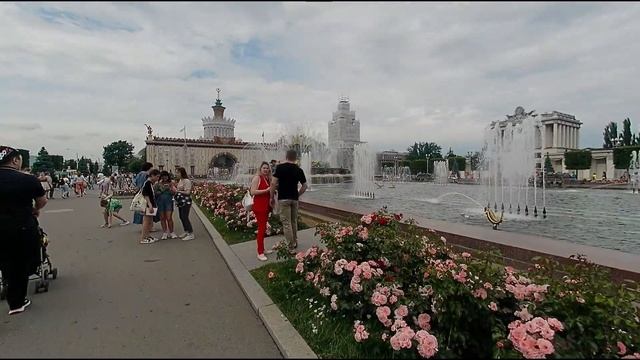 Москва ! ВДНХ ! Достопримечательности этого известного места, фонтаны, музеи. #вднх #москва #россия смотреть онлайн