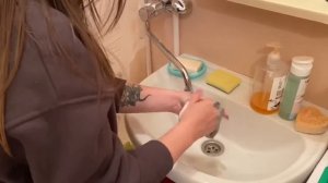 Учимся стирать носки вручную