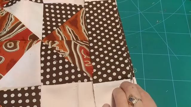 Платье+ скатерть+ немного хлопка + плед получаем лоскутное покрывало смотреть онлайн