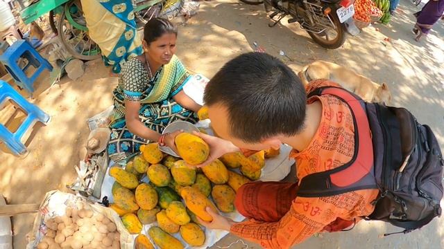 #83 Что можно купить на местном базаре в индийской деревне? смотреть онлайн