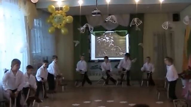 Танец "Сиртаки" на стульях смотреть онлайн