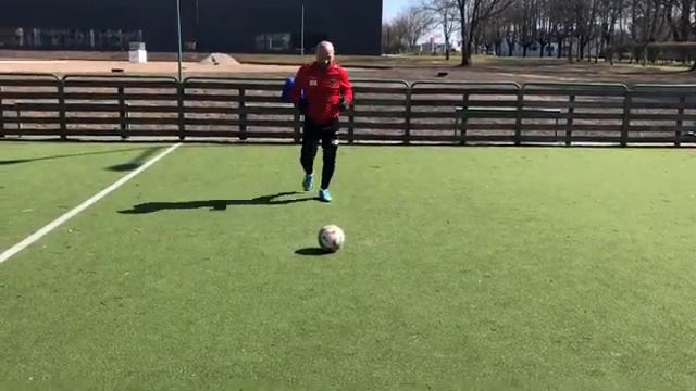 Futbolo akademija "Gintaras" teniruotė lauke XIII. Treneris Marsel Balasanov. смотреть онлайн