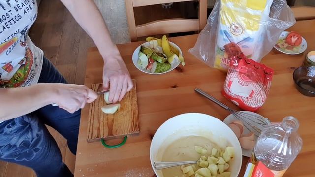 Пирог с яблоком,грушей,бананом//Пробую рецепт смотреть онлайн