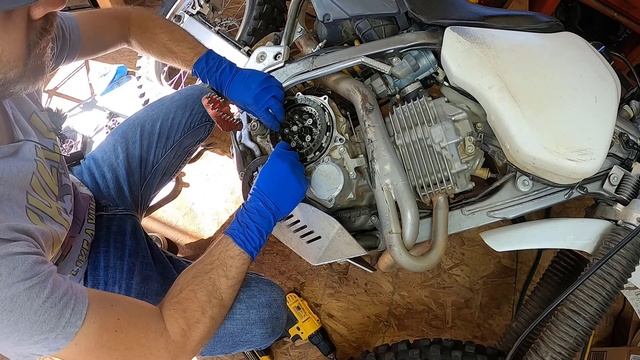 Fix clutch SLIP or FADE | Honda XR 400R | Add extra clutch plate | Motorcycle, Dirt-Bike adjustment смотреть онлайн