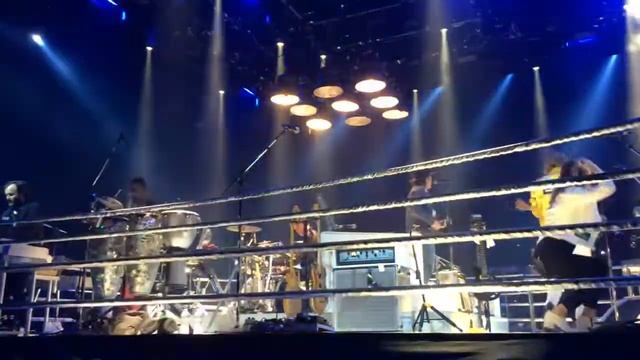 Arcade Fire @ Oracle Arena - Everything Now смотреть онлайн