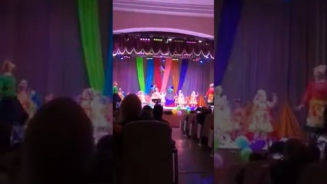 Танец "Бабушка испеки оладушки" смотреть онлайн