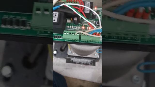 Как подключить gsm модуль к откатным воротам HOME GATE смотреть онлайн